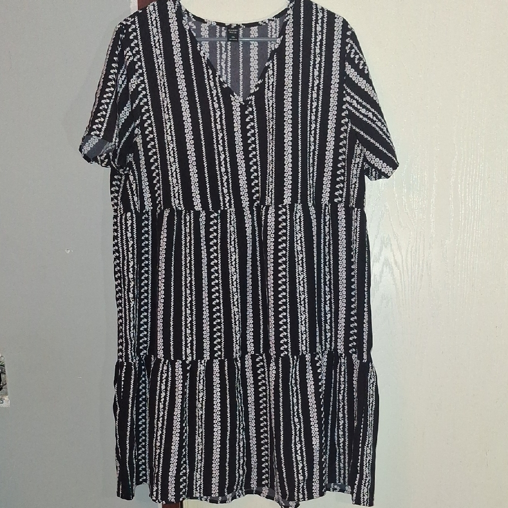 Elegant Black and White Striped Women's Tunic